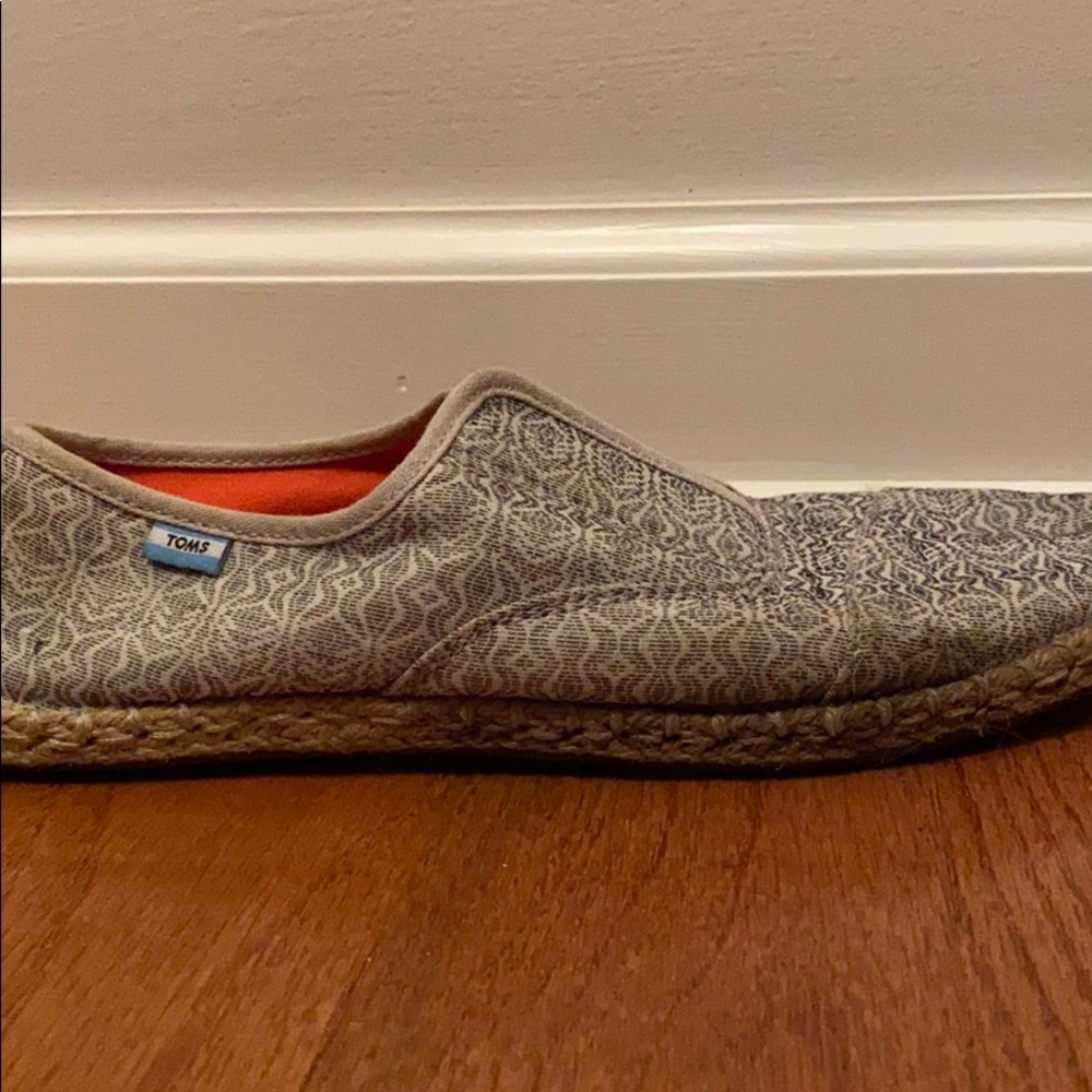 Toms! - Picture 3 of 3